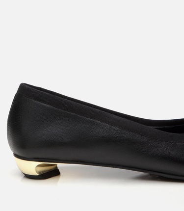  Kadın Deri Siyah Topuk Detaylı Babet