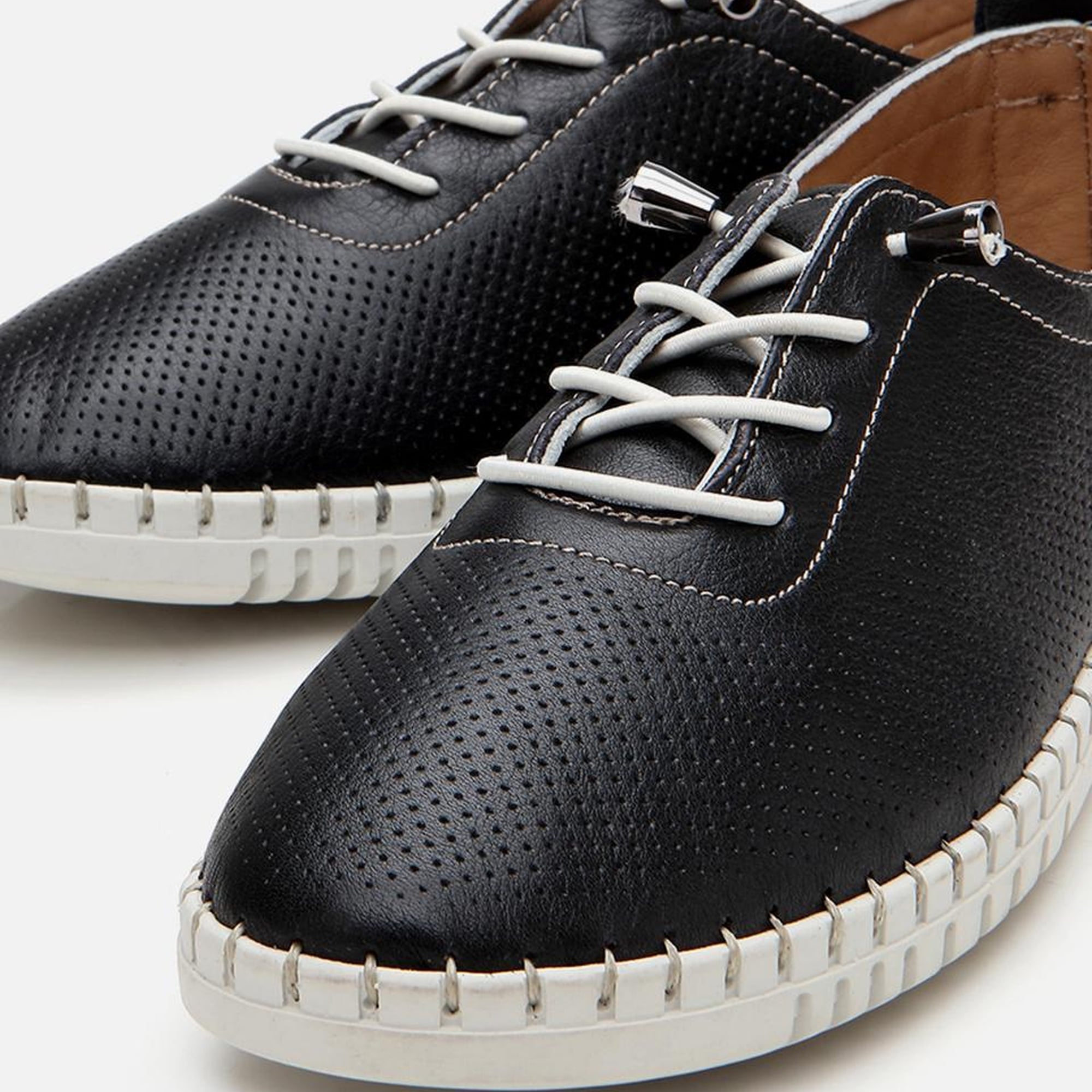 Kadın Deri Siyah Comfort Ayakkabı