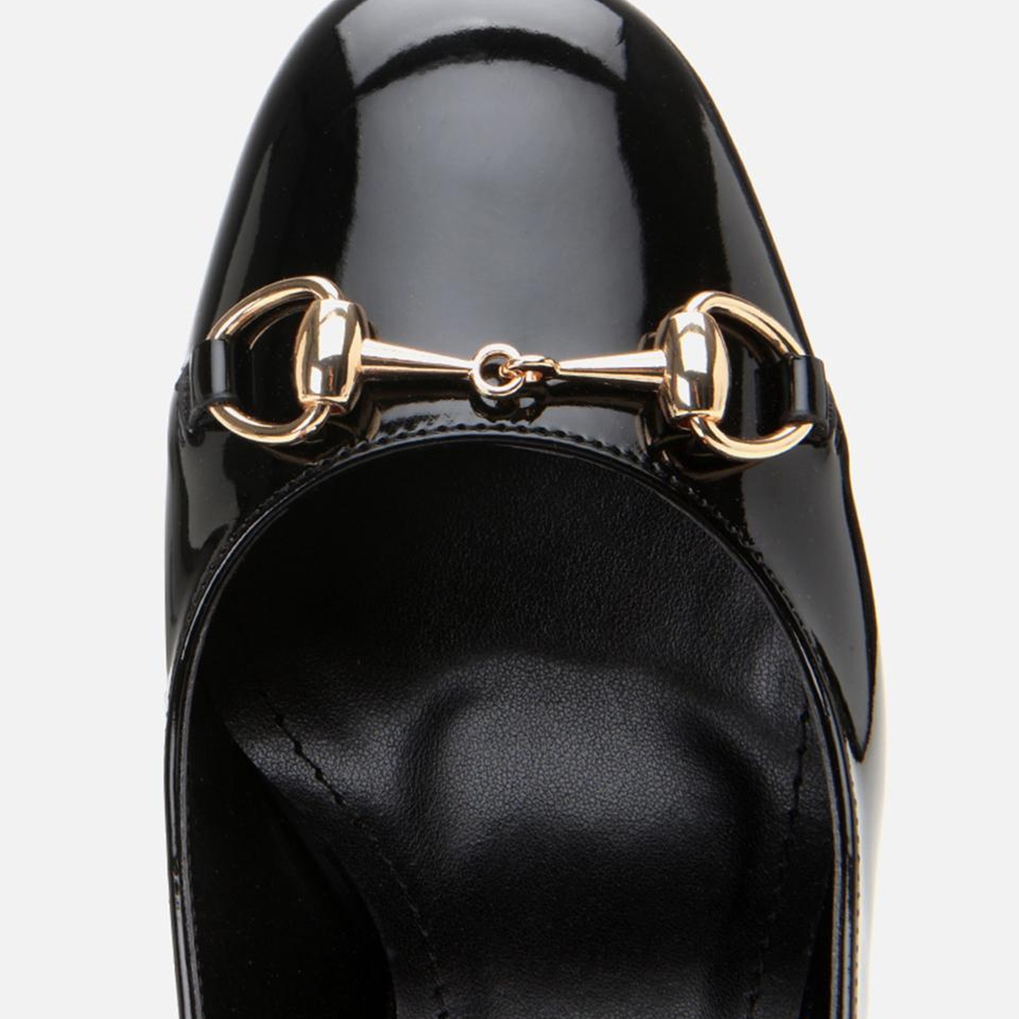 Kadın Rugan Siyah Arkası Açık Kalın Topuklu Ayakkabı