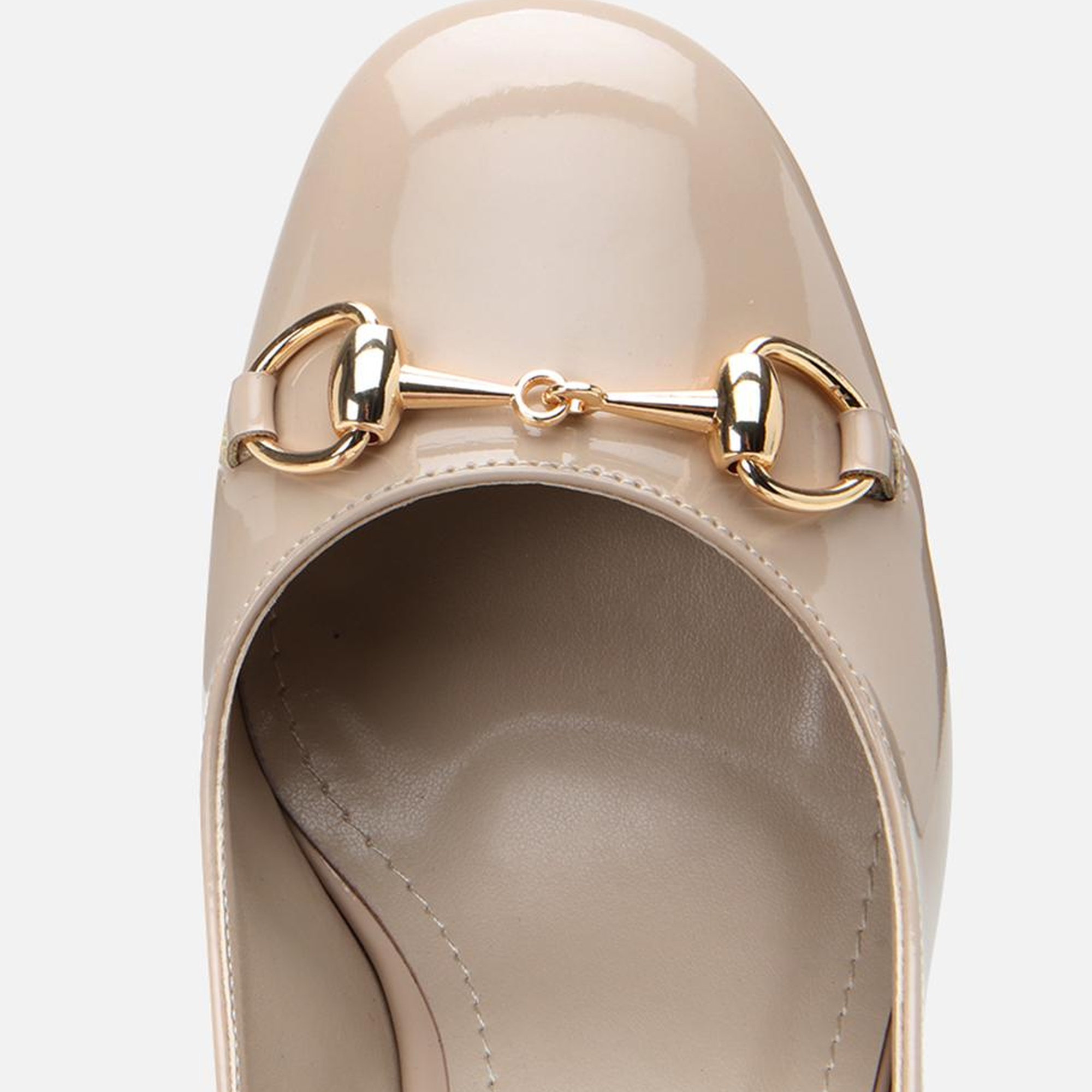 Kadın Rugan Bej Arkası Açık Kalın Topuklu Ayakkabı