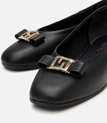  Kadın Deri Siyah Tokalı Babet