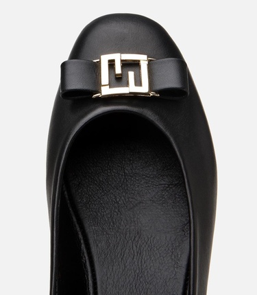  Kadın Deri Siyah Tokalı Babet