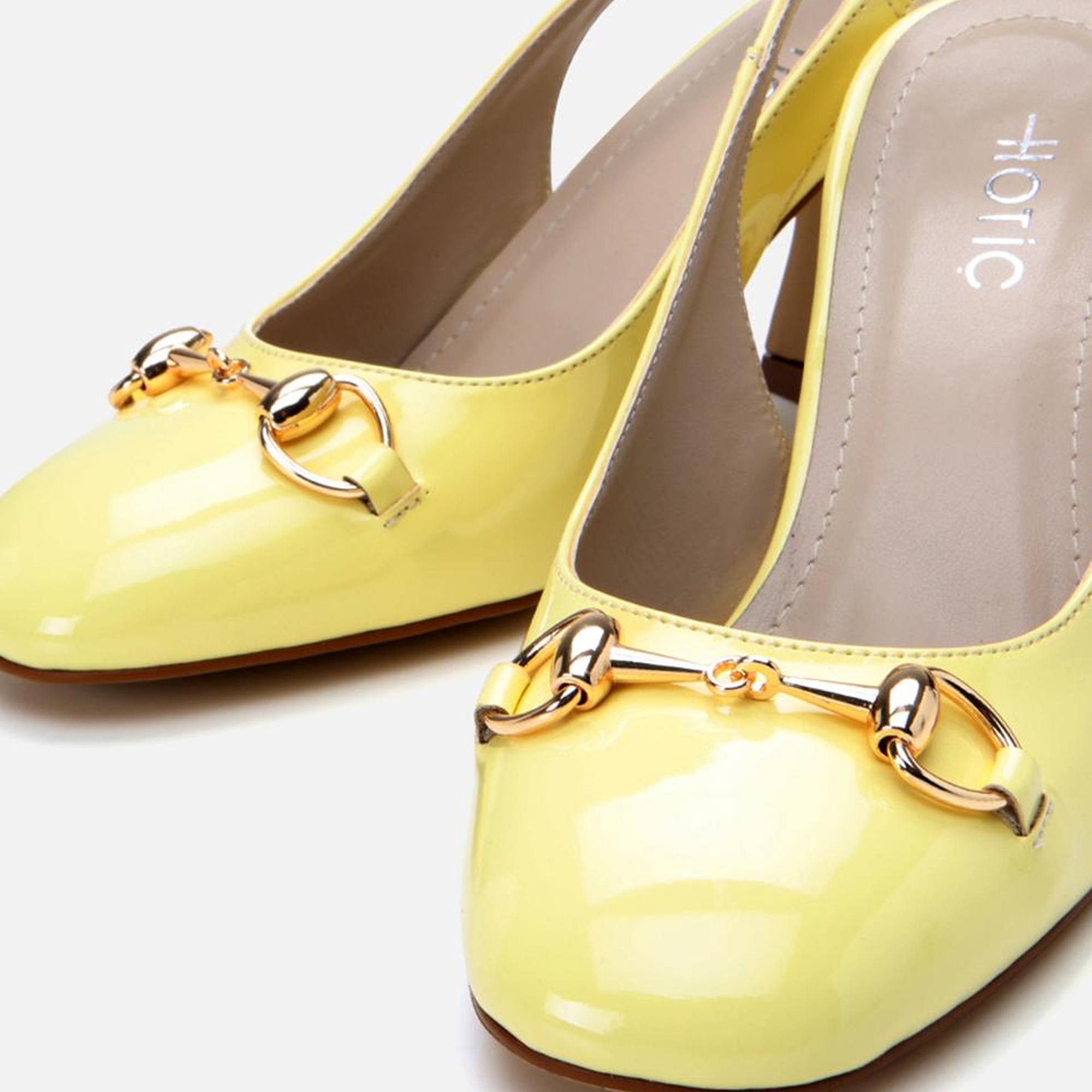 Kadın Rugan Sarı Arkası Açık Kalın Topuklu Ayakkabı