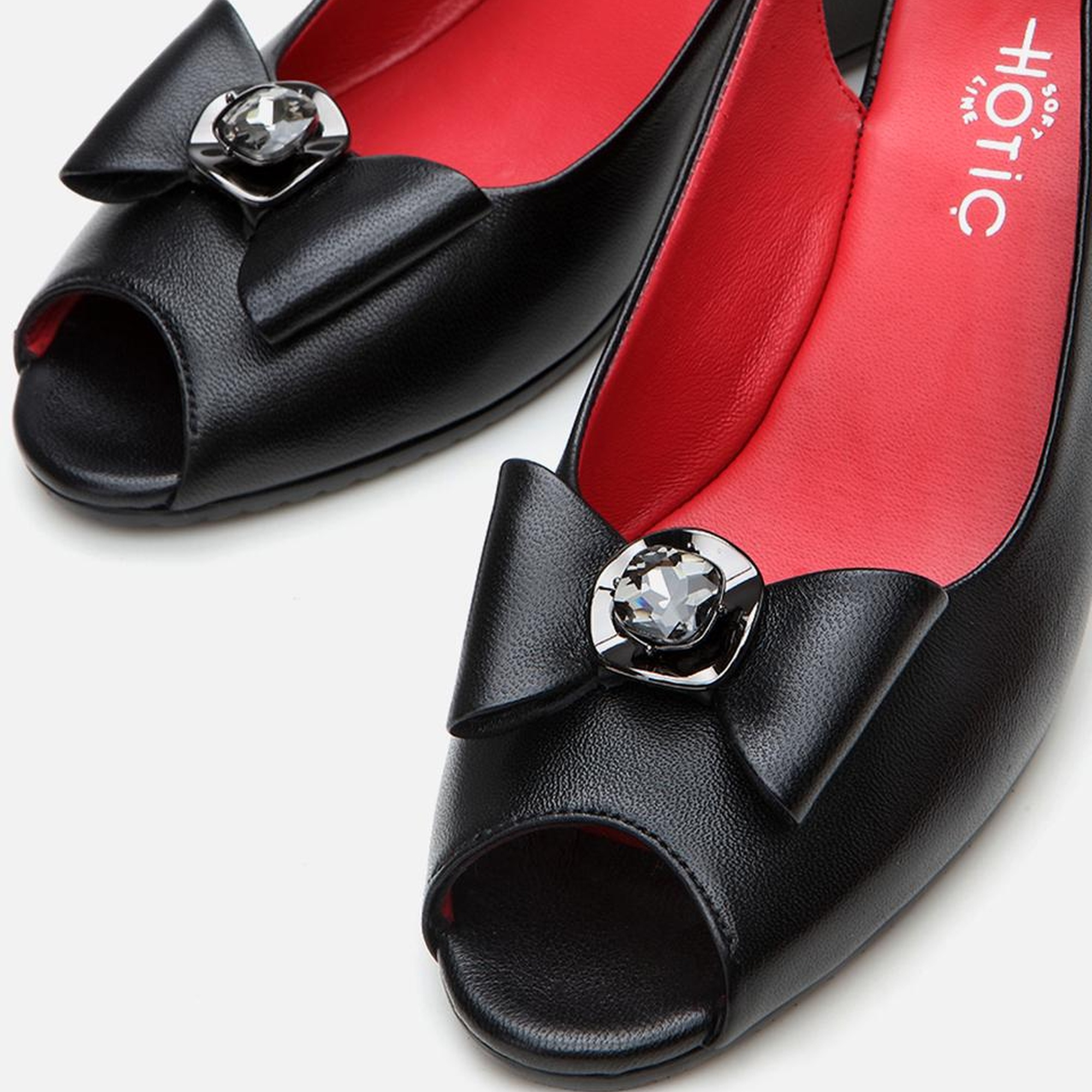 Kadın Deri Siyah Esnek Dolgu Topuklu Sandalet