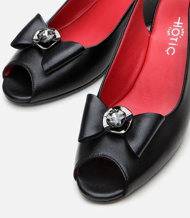  Kadın Deri Siyah Esnek Dolgu Topuklu Sandalet