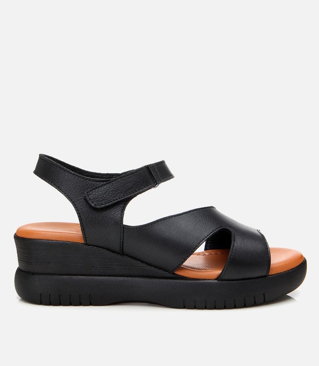  Kadın Deri Siyah Dolgu Topuklu Sandalet