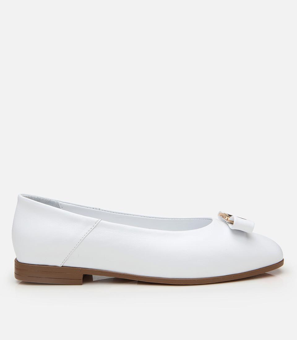  Kadın Deri Beyaz Tokalı Babet