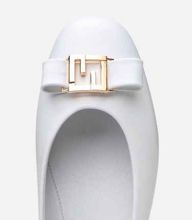  Kadın Deri Beyaz Tokalı Babet