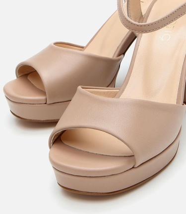  Kadın Deri Bej Kalın Topuklu Sandalet