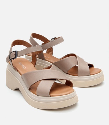  Kadın Deri Vizon Dolgu Topuklu Sandalet