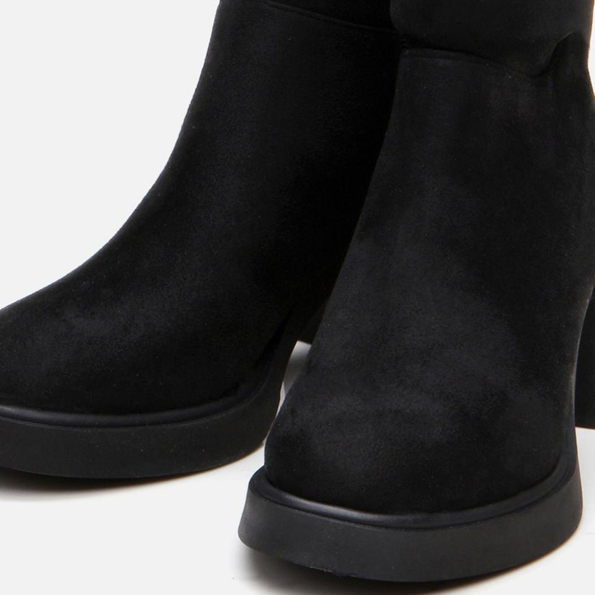 Kadın Siyah Diz Üstü Çizme