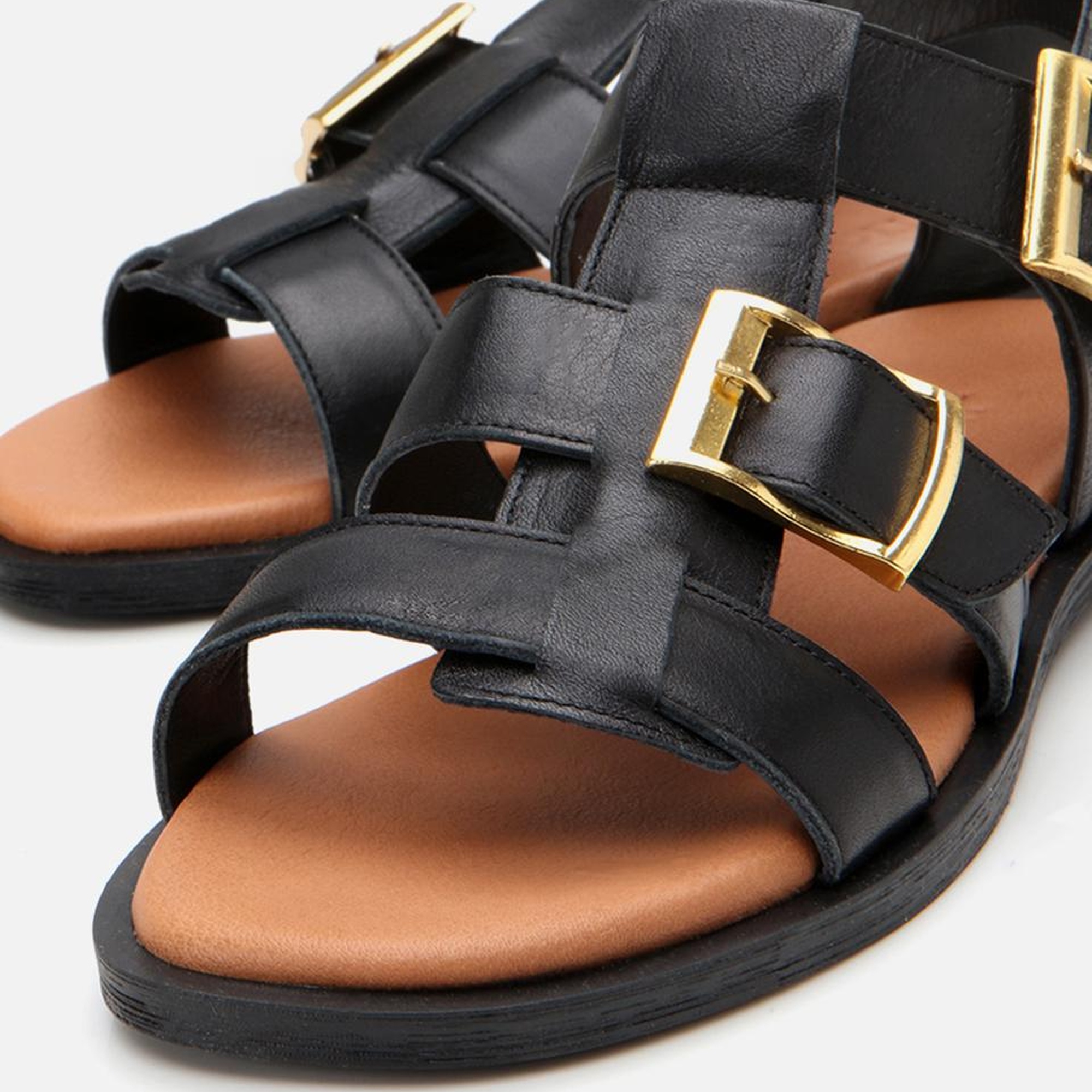 Kadın Deri Siyah Kemerli Düz Sandalet