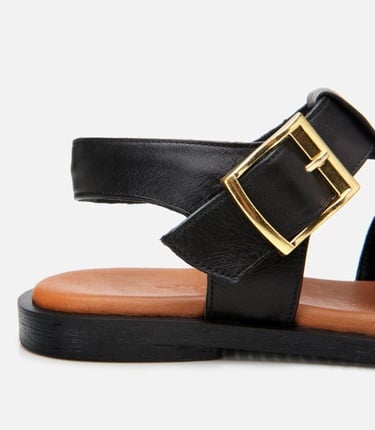 Kadın Deri Siyah Kemerli Düz Sandalet