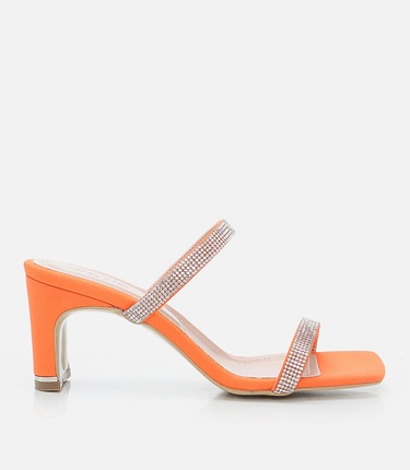  Turuncu Kadın Terlik