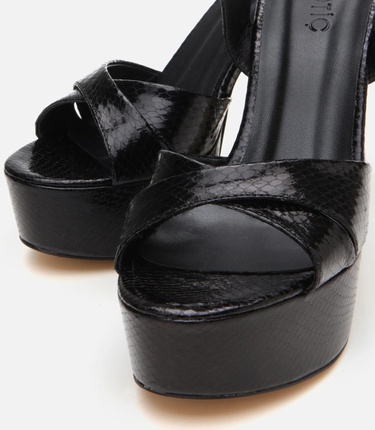  Kadın Siyah Yılan Desenli Abiye Yüksek Topuklu Sandalet