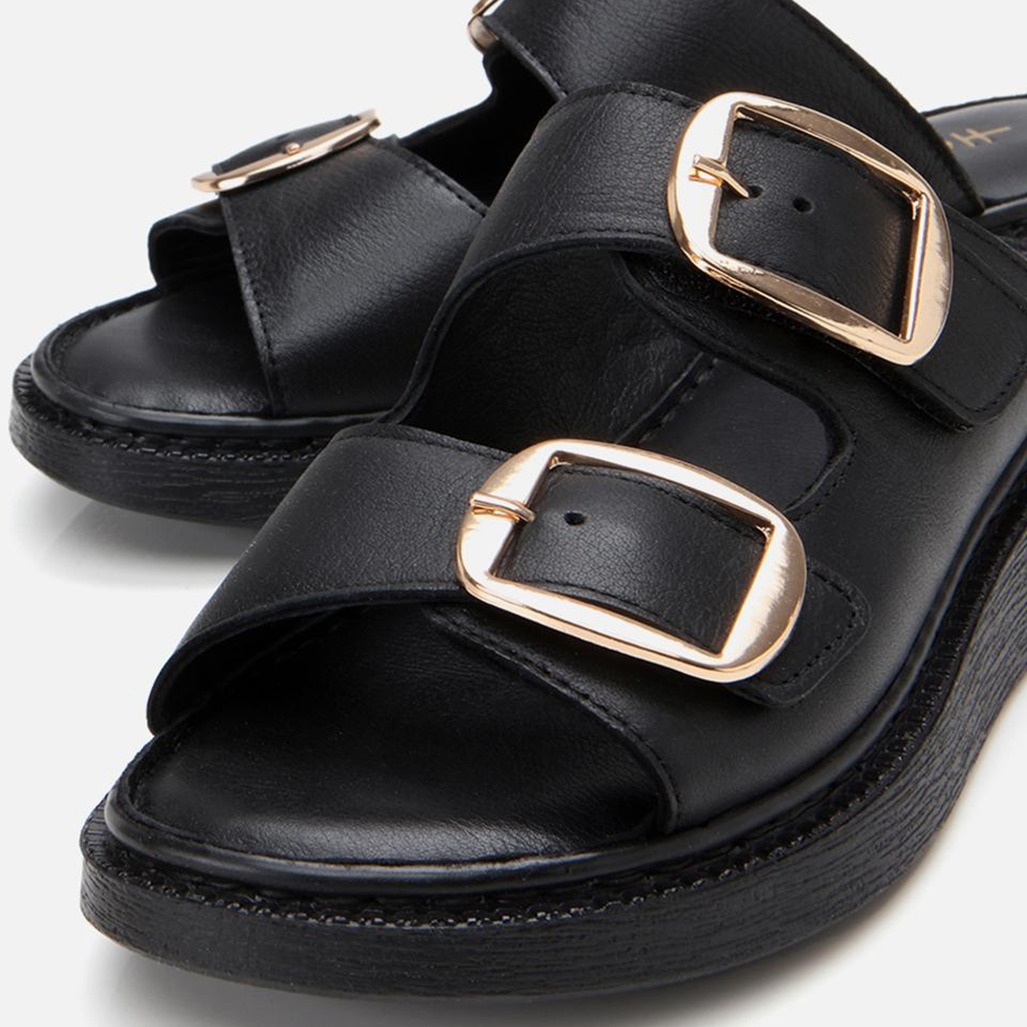 Kadın Deri Siyah Kemerli Düz Terlik