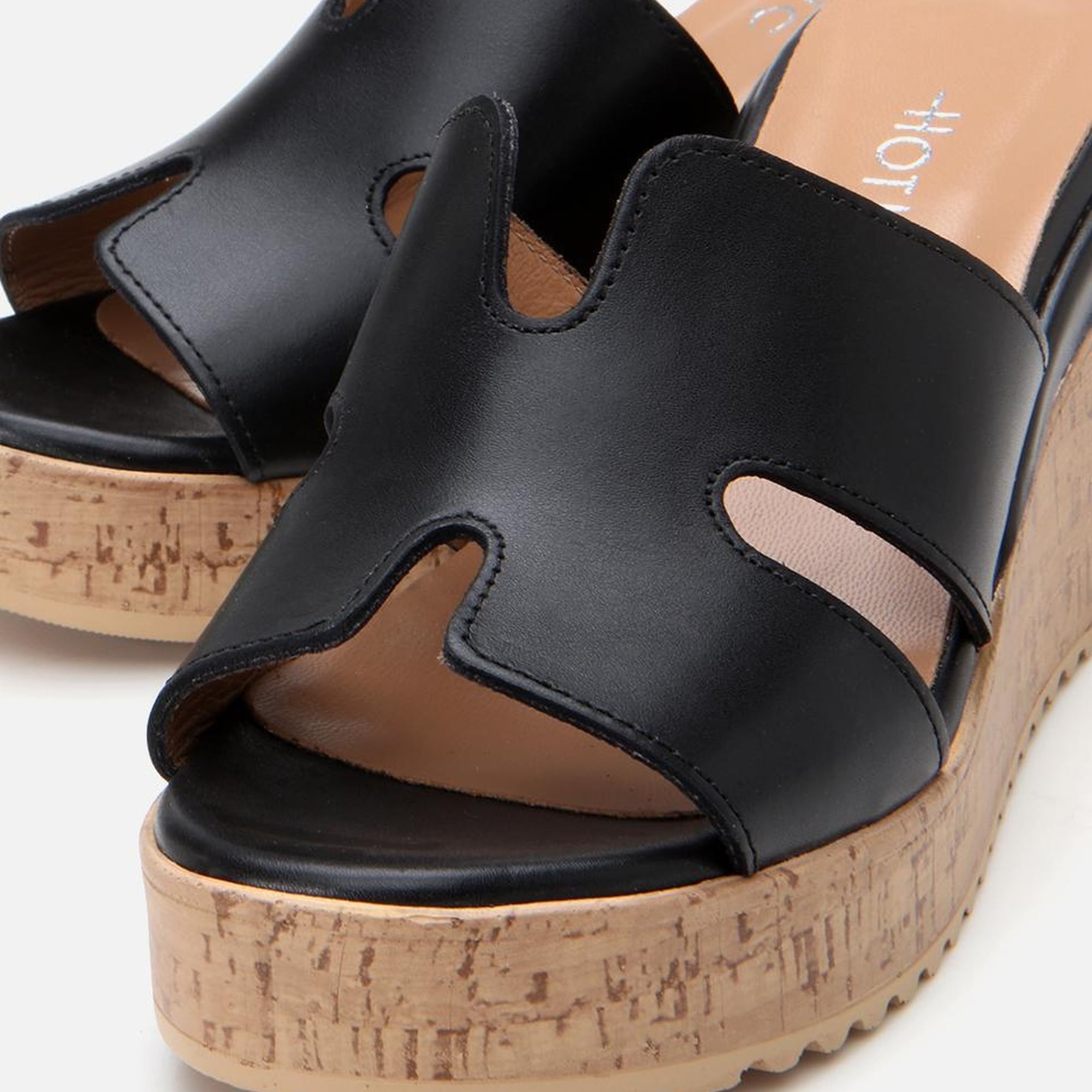 Kadın Deri Siyah Taşlı Topuklu Terlik