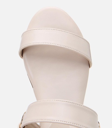  Kadın Bej Dolgu Topuklu Sandalet