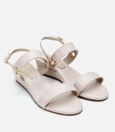  Kadın Bej Dolgu Topuklu Sandalet