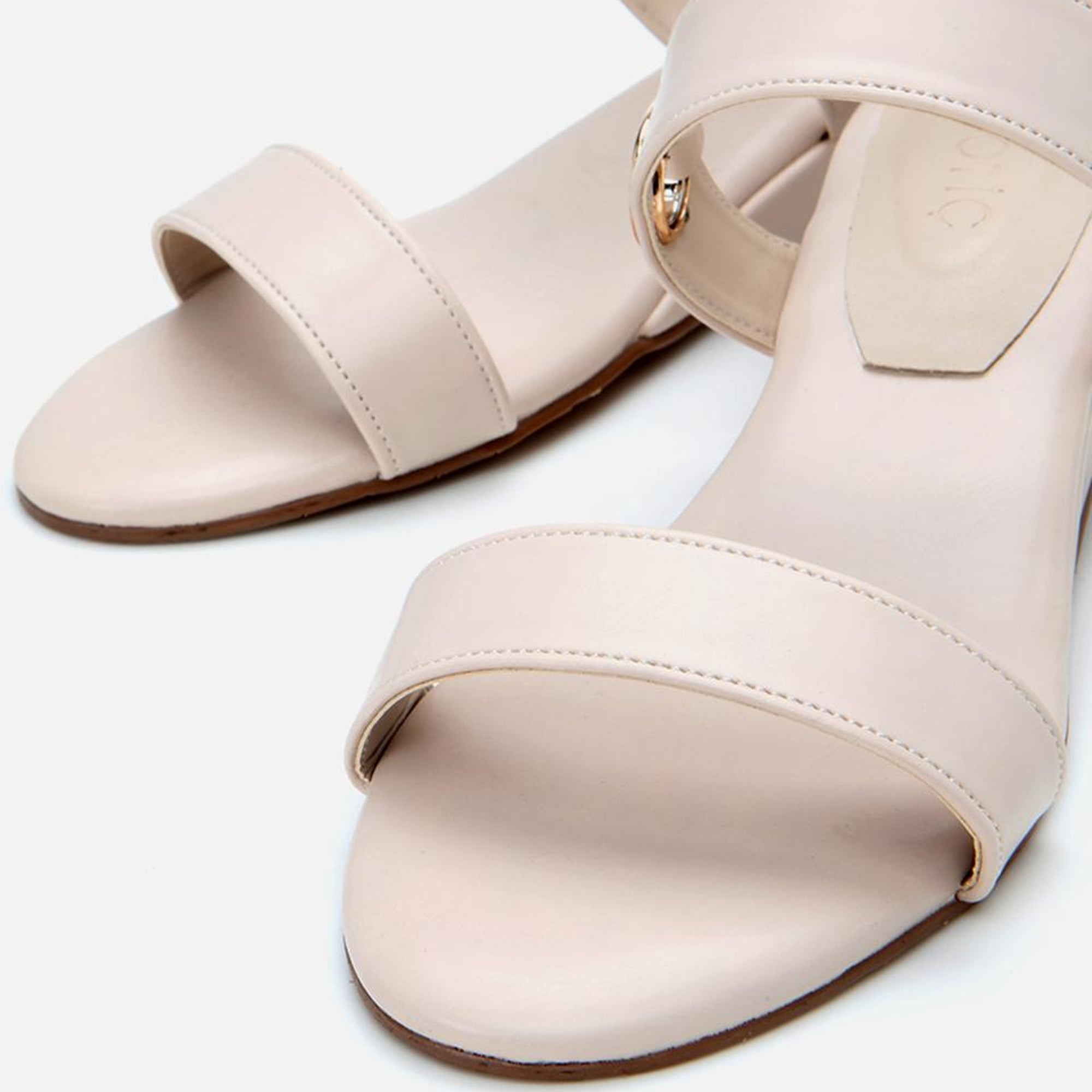 Kadın Bej Dolgu Topuklu Sandalet