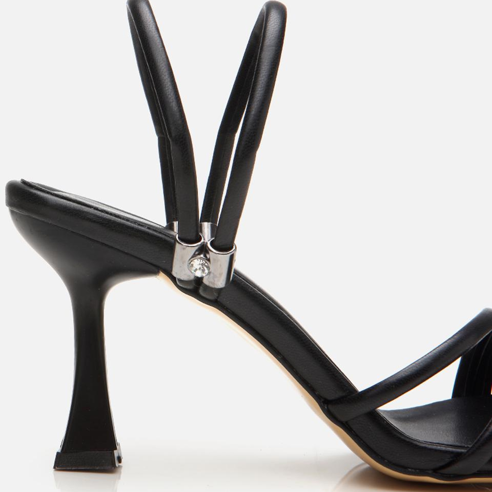 Kadın Siyah Topuklu Sandalet