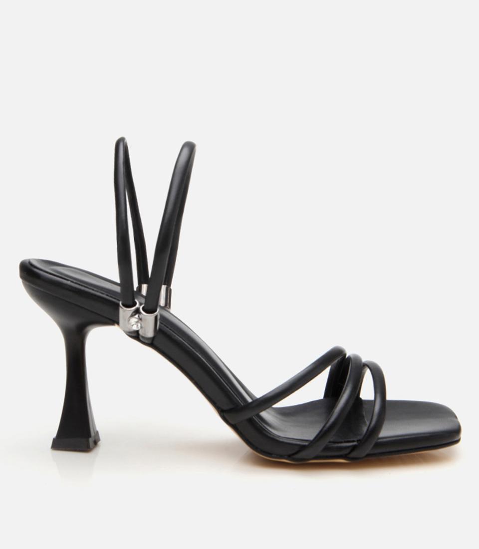  Kadın Siyah Topuklu Sandalet