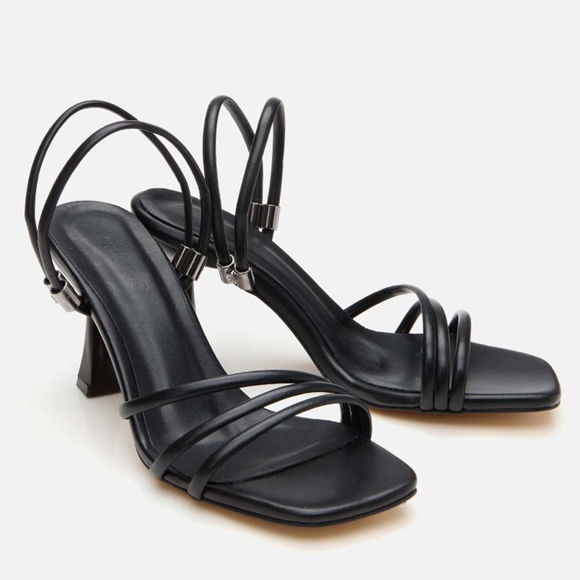 Kadın Siyah Topuklu Sandalet