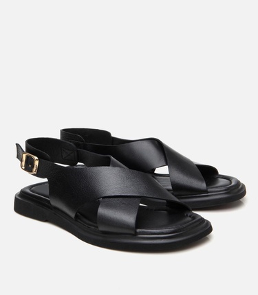  Kadın Deri Siyah Kemerli Düz Sandalet