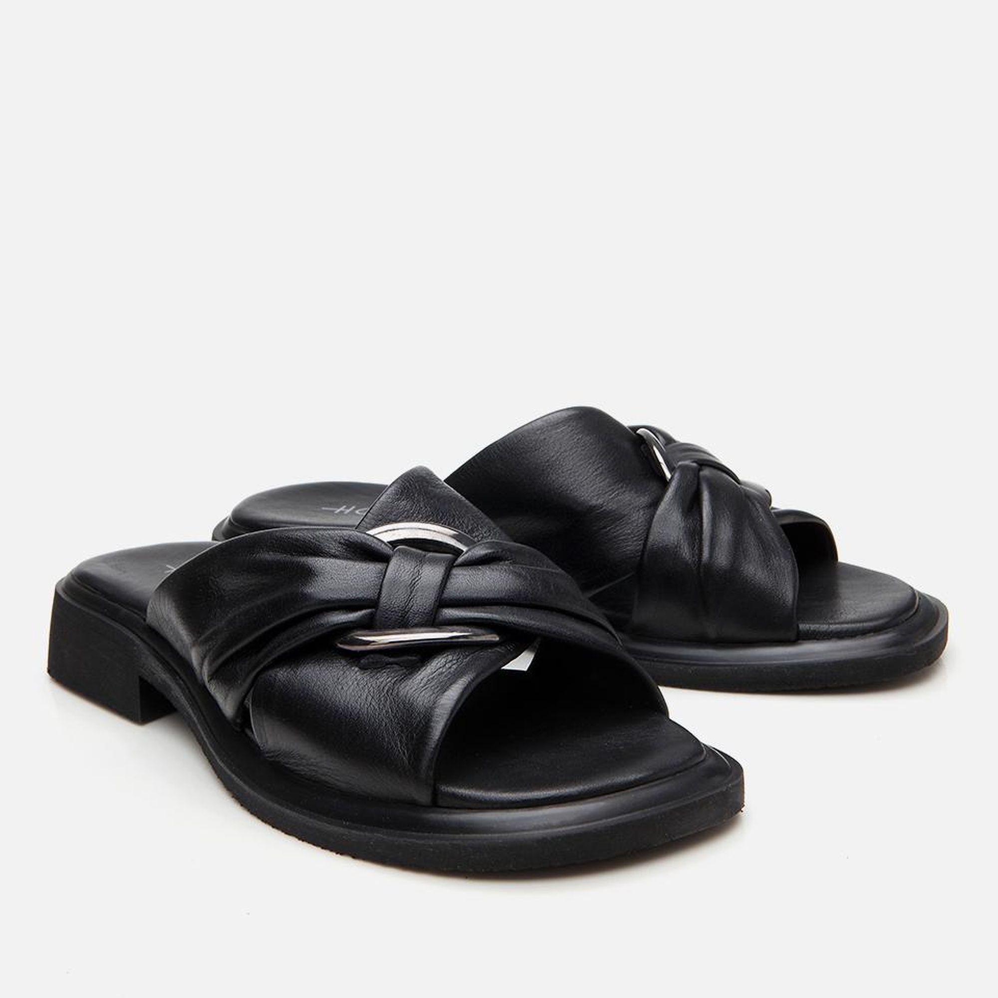 Kadın Deri Siyah Tokalı Düz Terlik