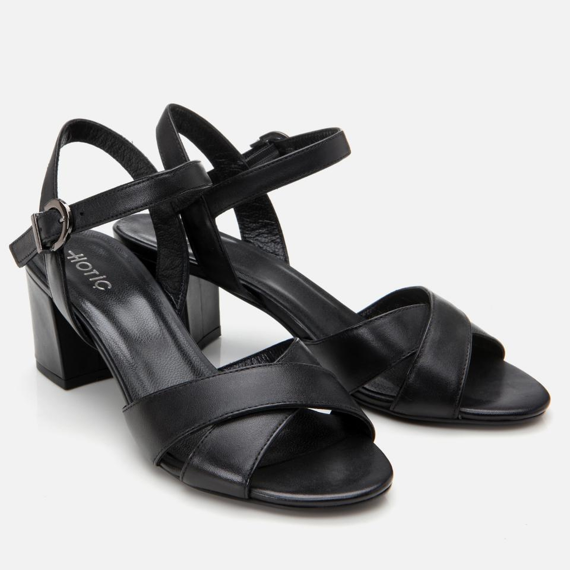 Kadın Deri Siyah Kemerli Kalın Topuklu Sandalet