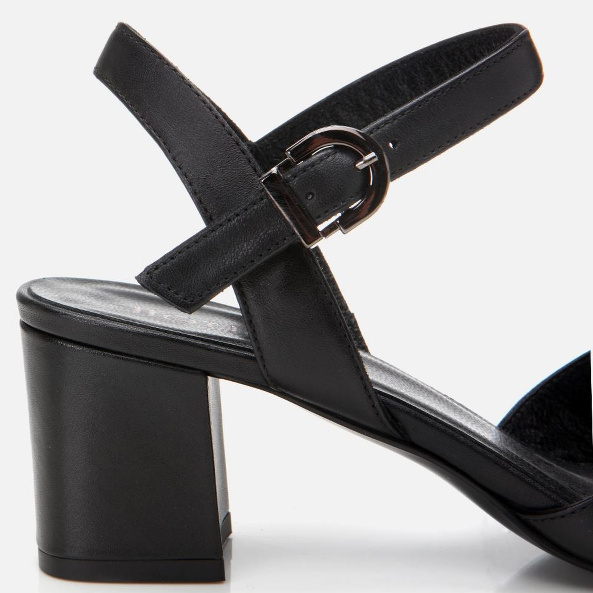 Kadın Deri Siyah Kemerli Kalın Topuklu Sandalet