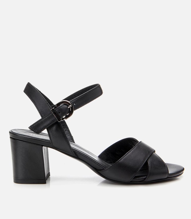  Kadın Deri Siyah Kemerli Kalın Topuklu Sandalet