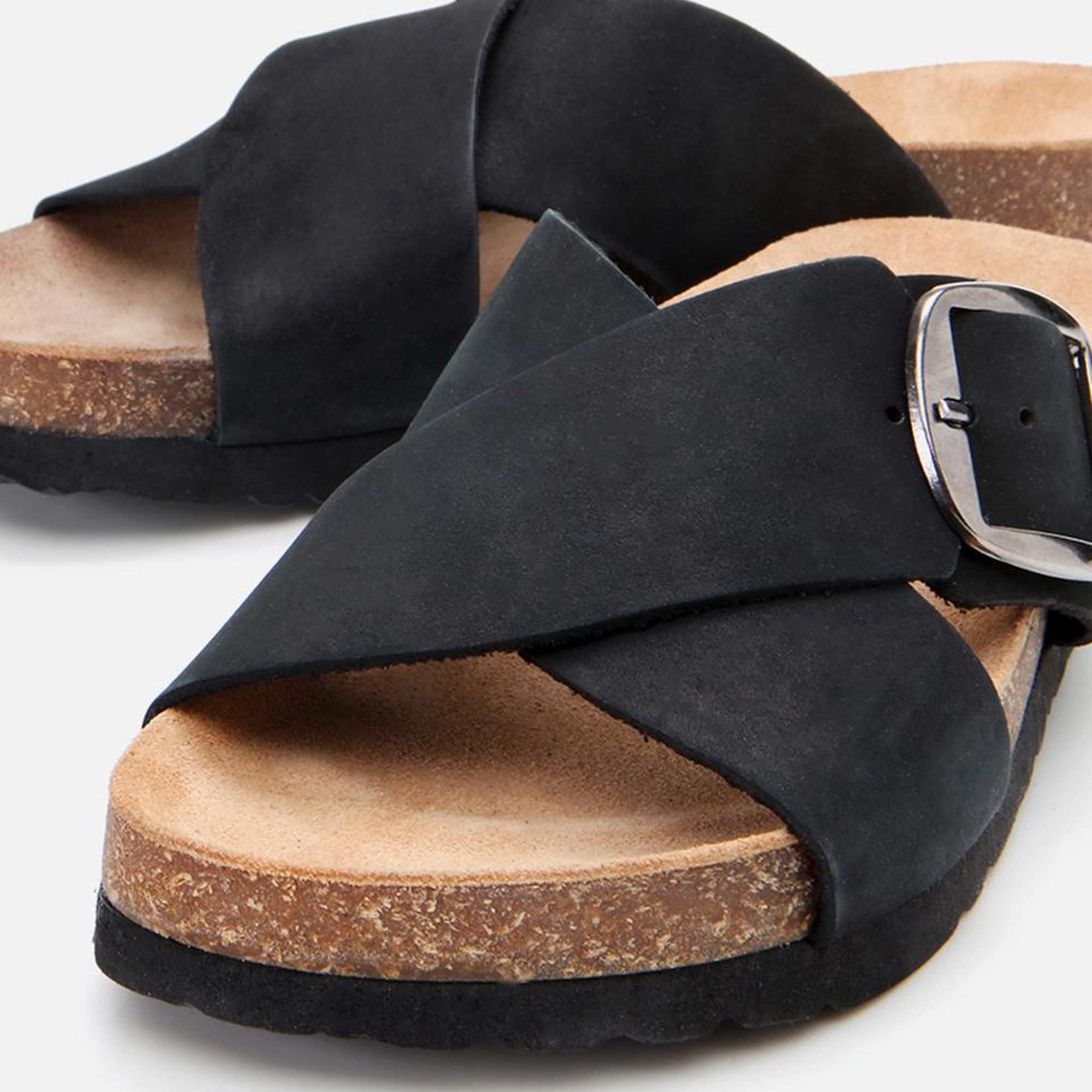 Kadın Nubuk Deri Siyah Kemerli Düz Terlik