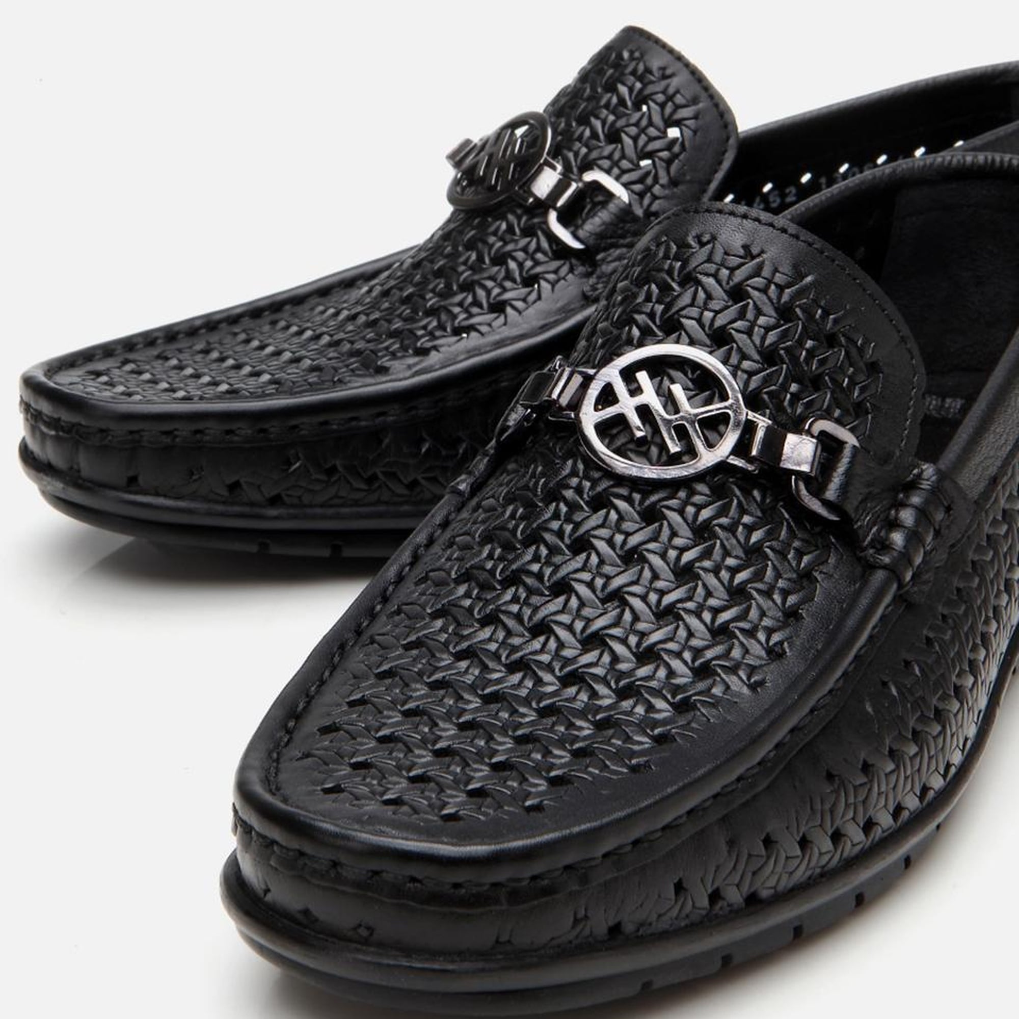 Erkek Deri Siyah Delikli Toka Detaylı Loafer