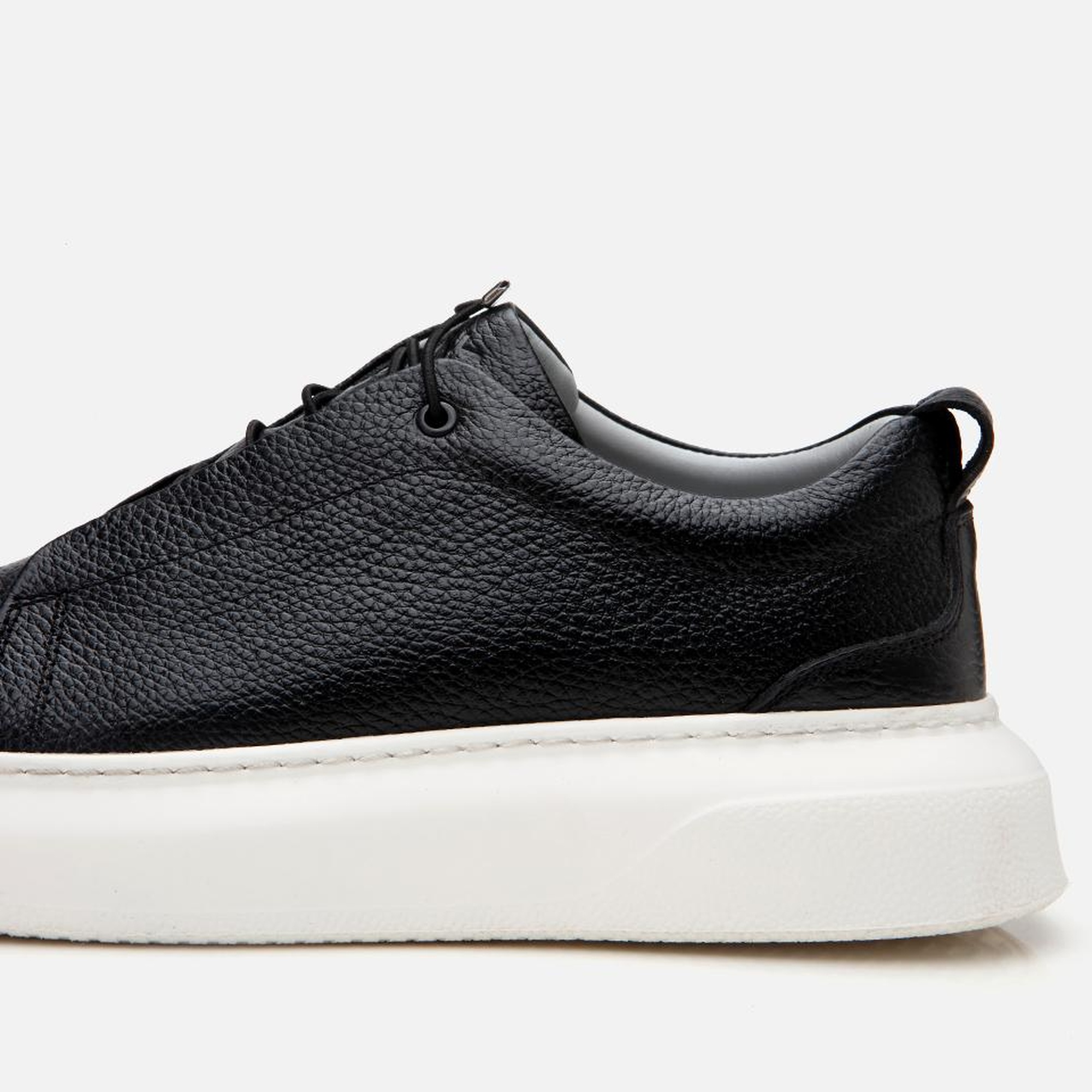 Erkek Deri Siyah Ultra Hafif Tabanlı Spor Ayakkabı