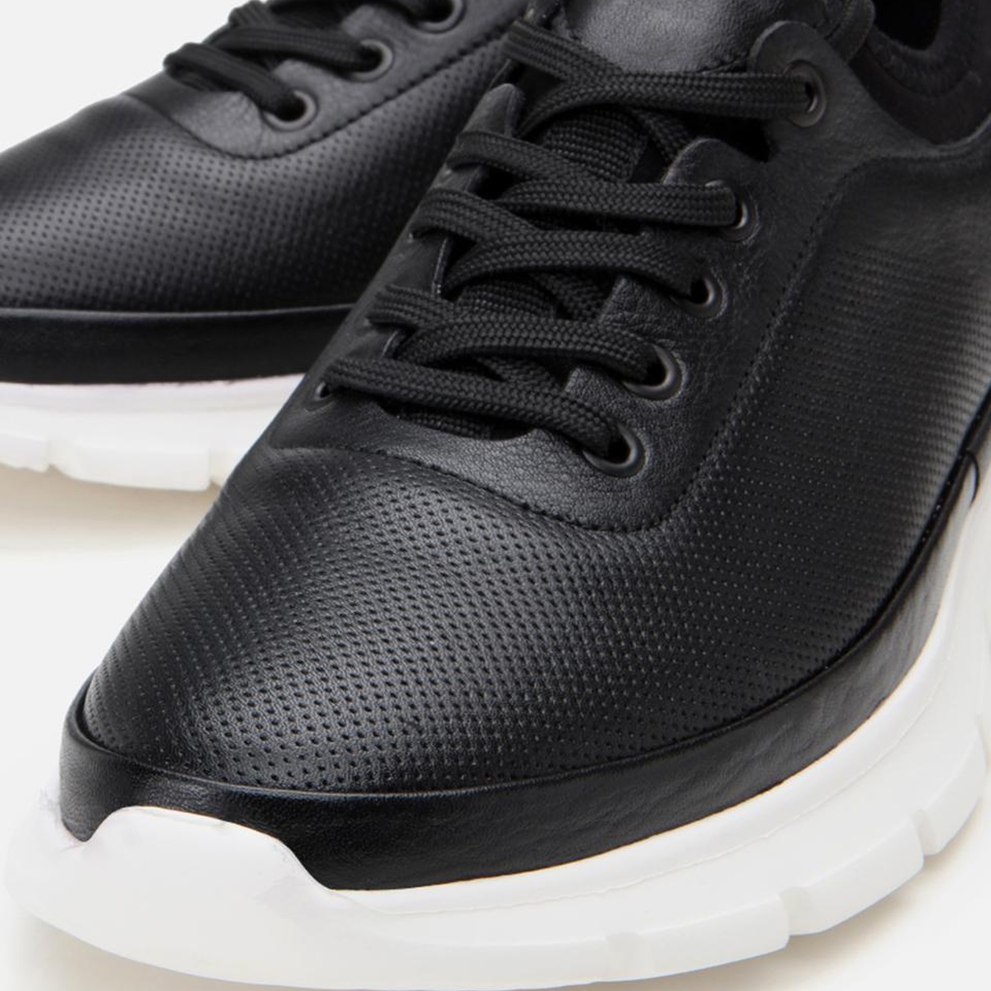 Erkek Deri Siyah Ultra Hafif Tabanlı Spor Ayakkabı