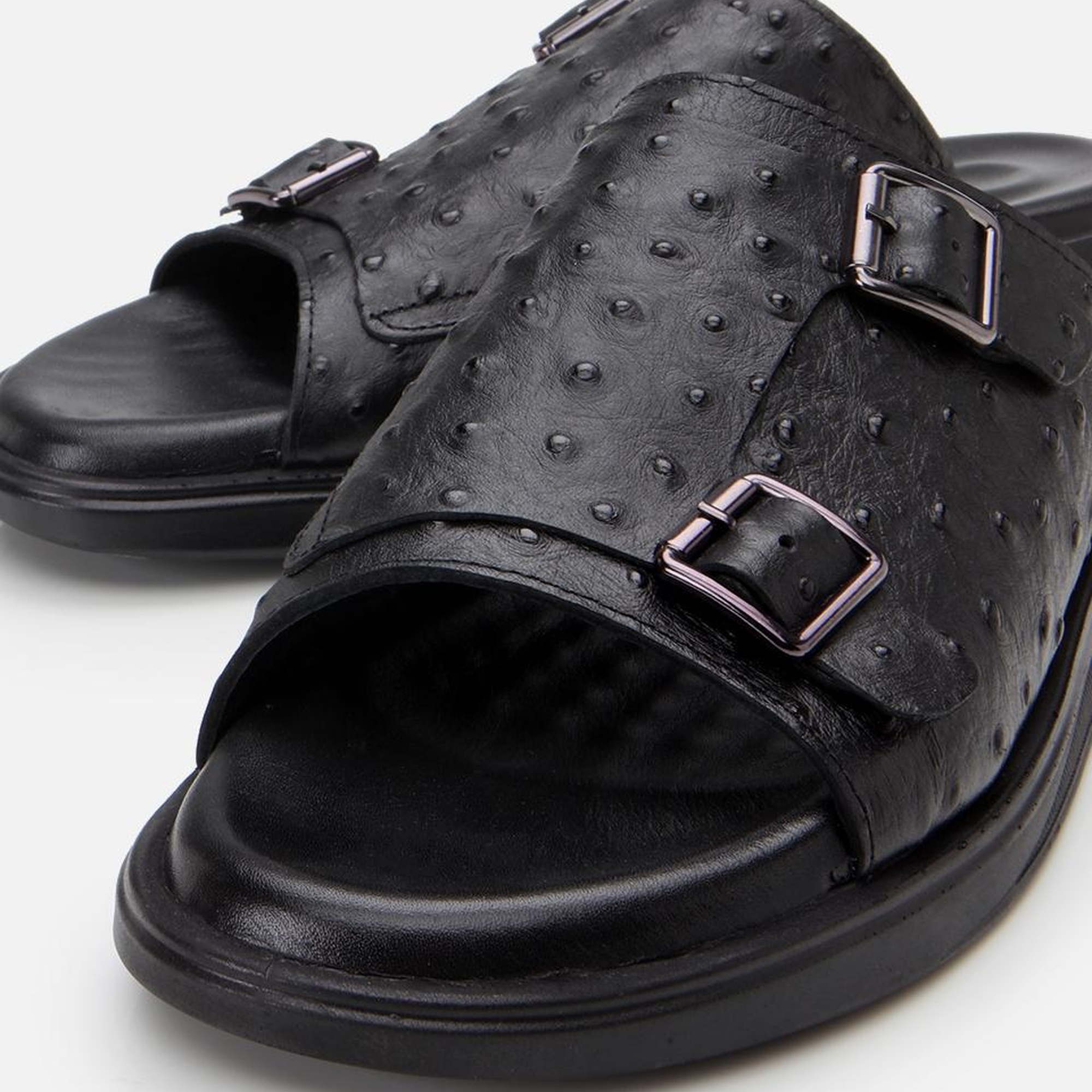 Erkek Deri Siyah Hafif Tabanlı Kemer Detaylı Terlik