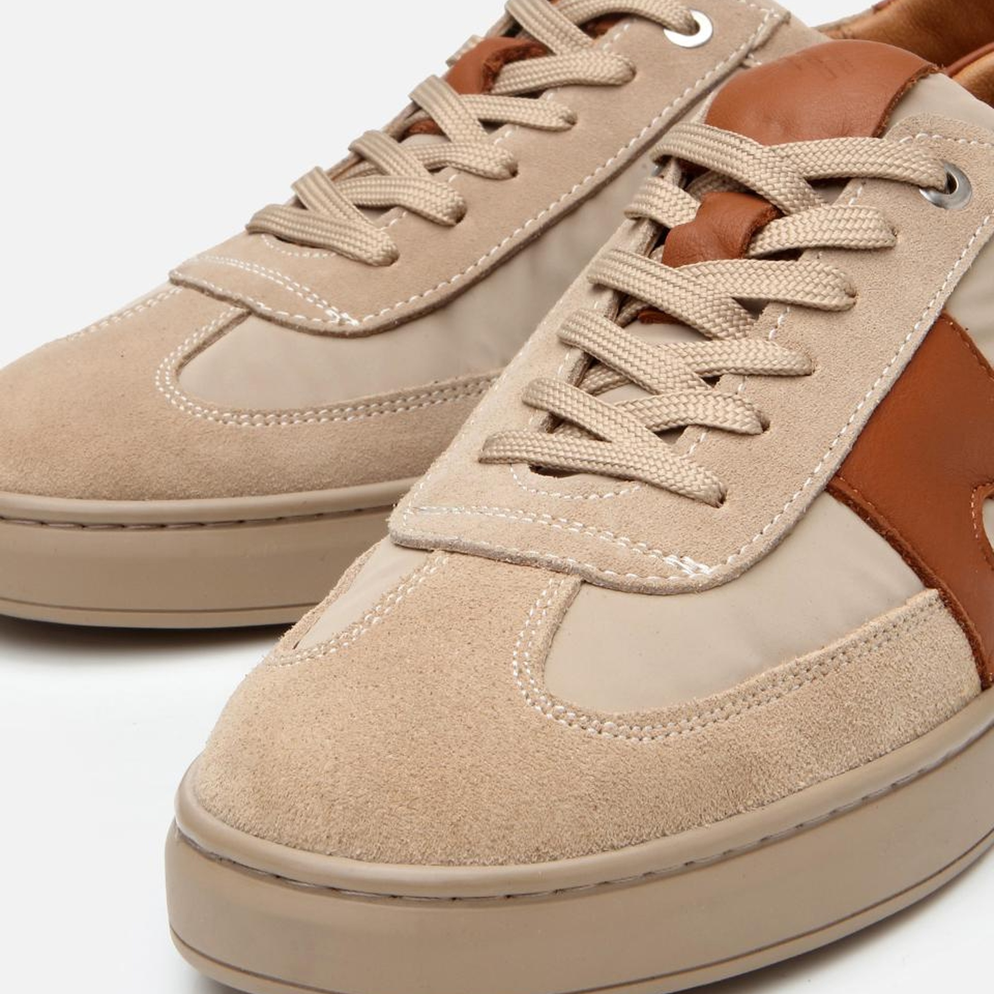 Erkek Deri Bej Ultra Hafif Tabanlı Spor Ayakkabı