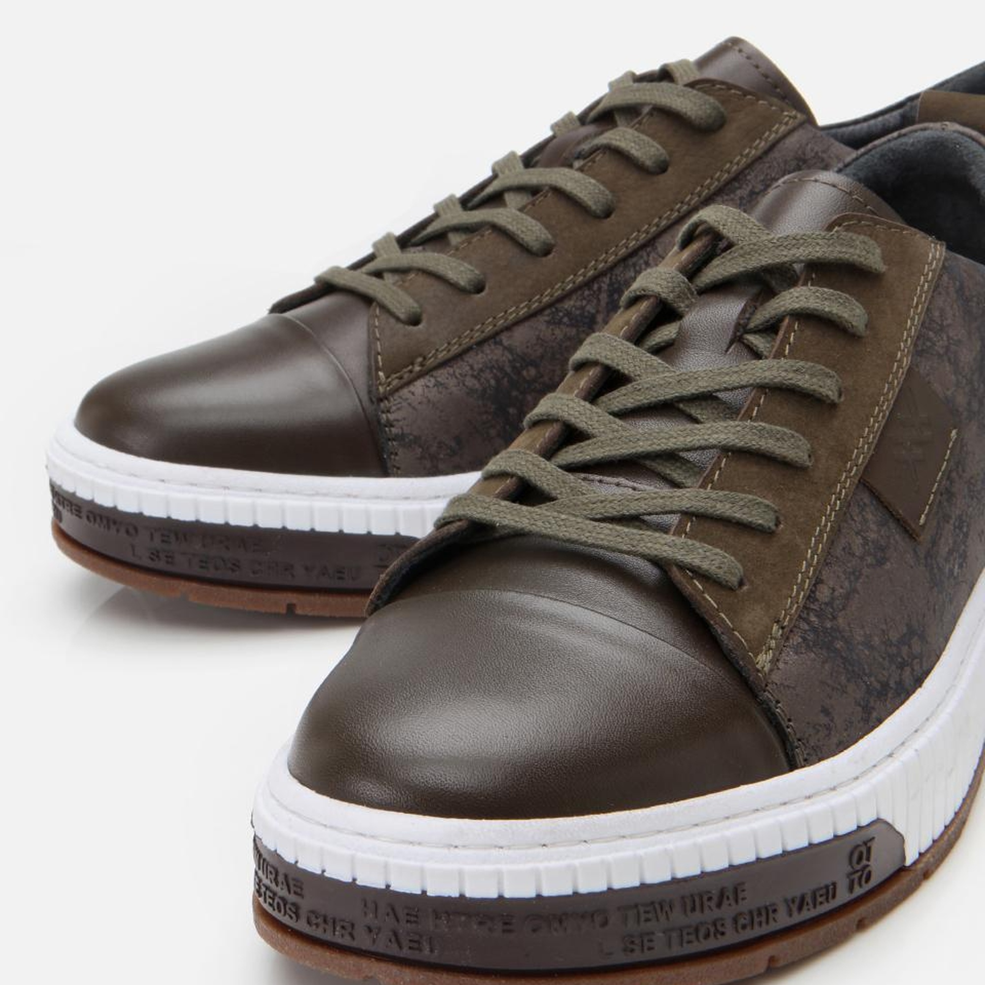 Erkek Deri Haki Baskılı Spor Ayakkabı