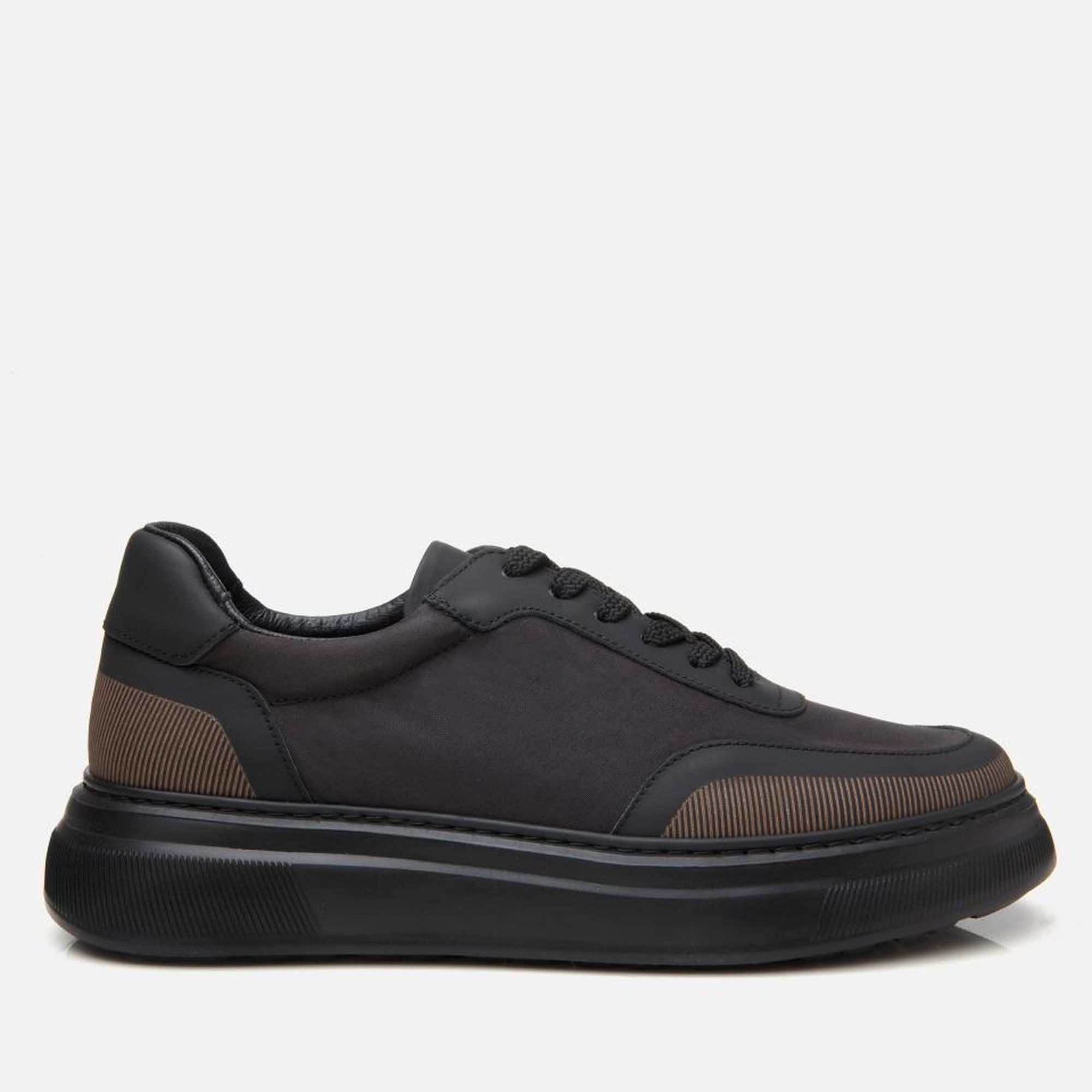 Erkek Deri Siyah Ultra Hafif Tabanlı Spor Ayakkabı