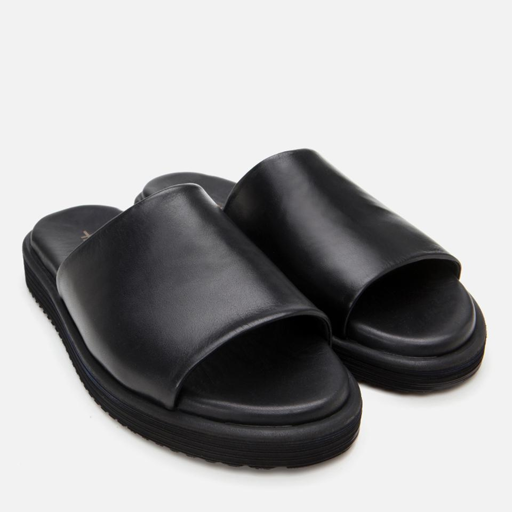 Erkek Deri Siyah Ultra Hafif Tabanlı Terlik