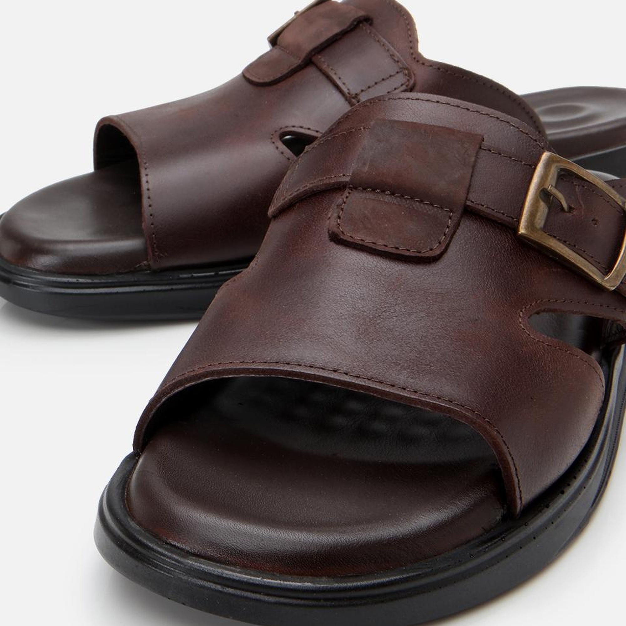 Erkek Deri Kahverengi Hafif Tabanlı Kemer Detaylı Terlik