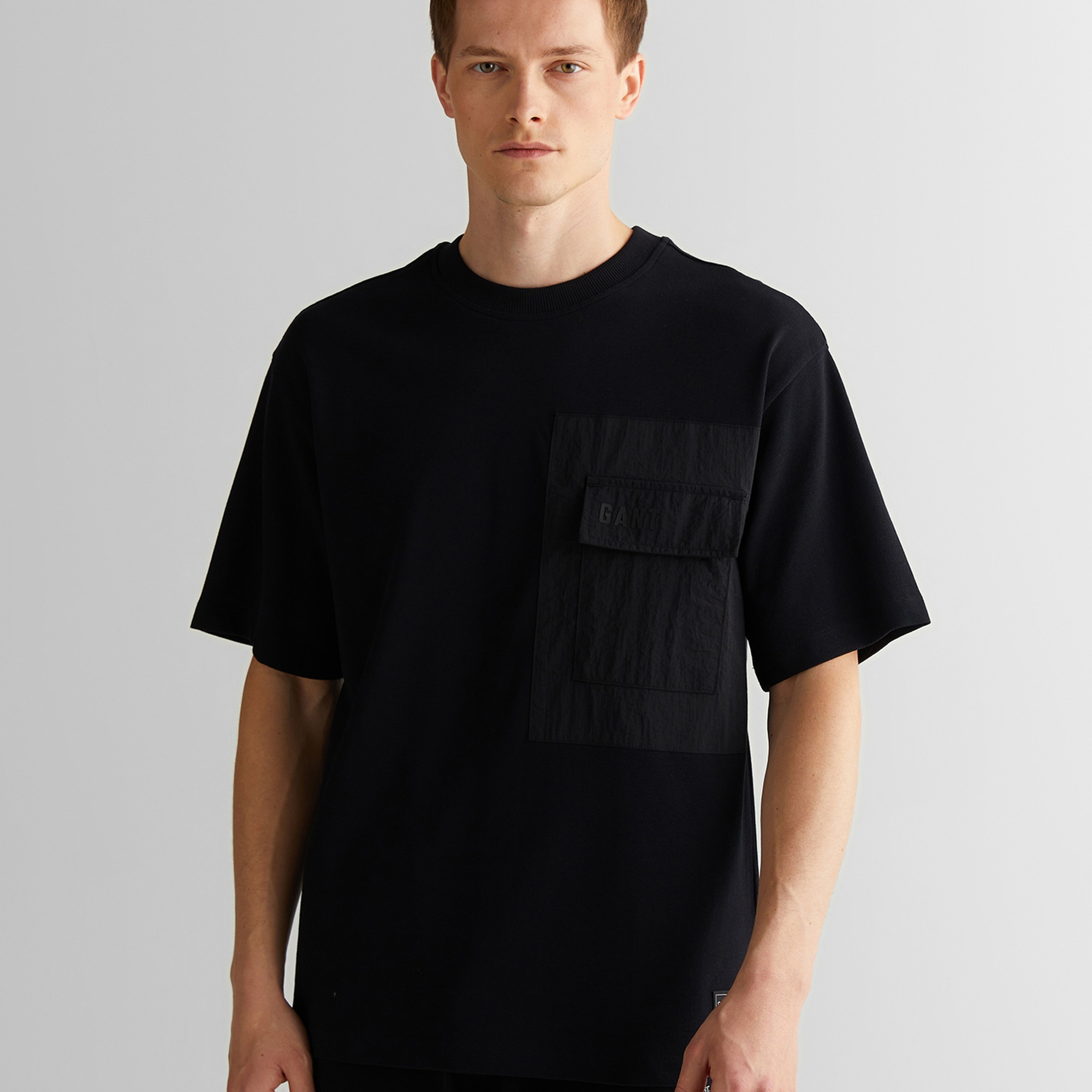 GANT Erkek Siyah Relaxed Fit Bisiklet Yaka Logolu T-Shirt