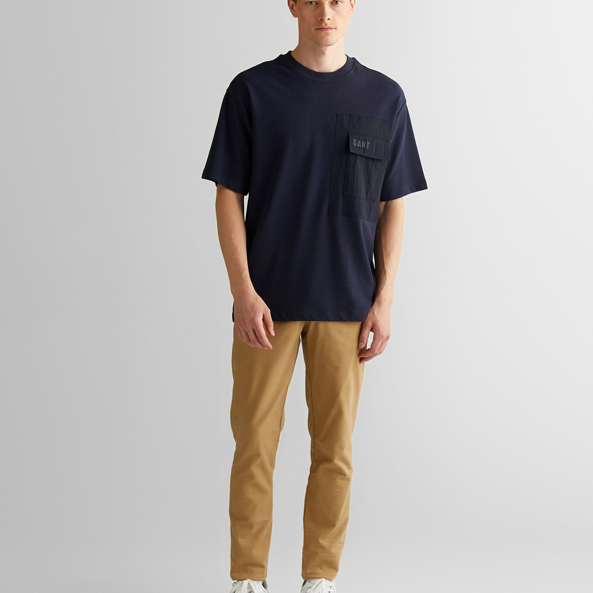 GANT Erkek Lacivert Relaxed Fit Bisiklet Yaka Logolu T-Shirt
