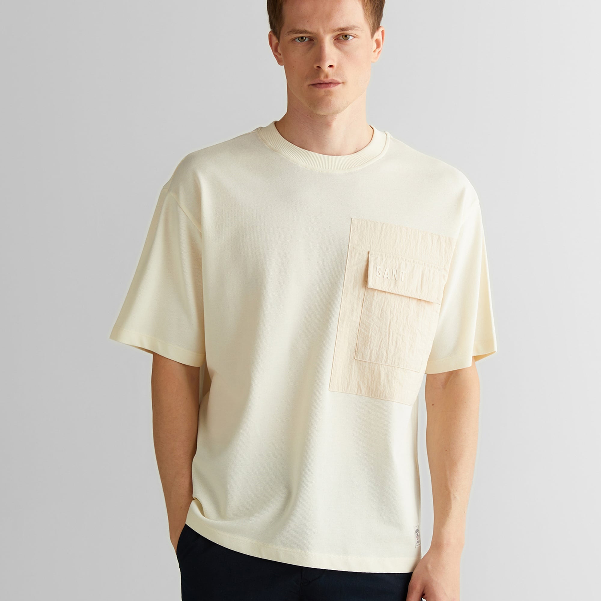 GANT Erkek Krem Relaxed Fit Bisiklet Yaka Logolu T-Shirt