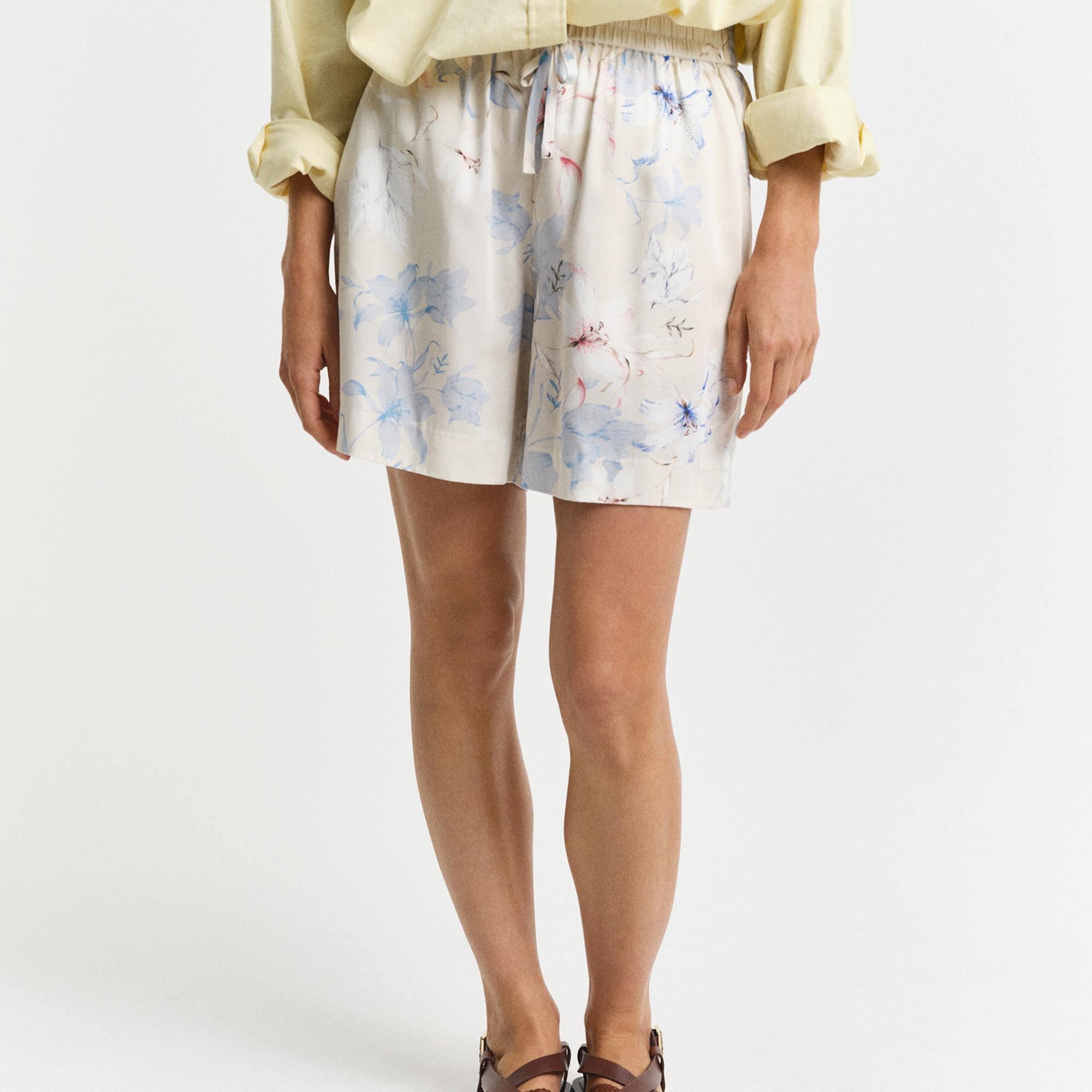 GANT Kadın Krem Relaxed Fit Desenli Şort