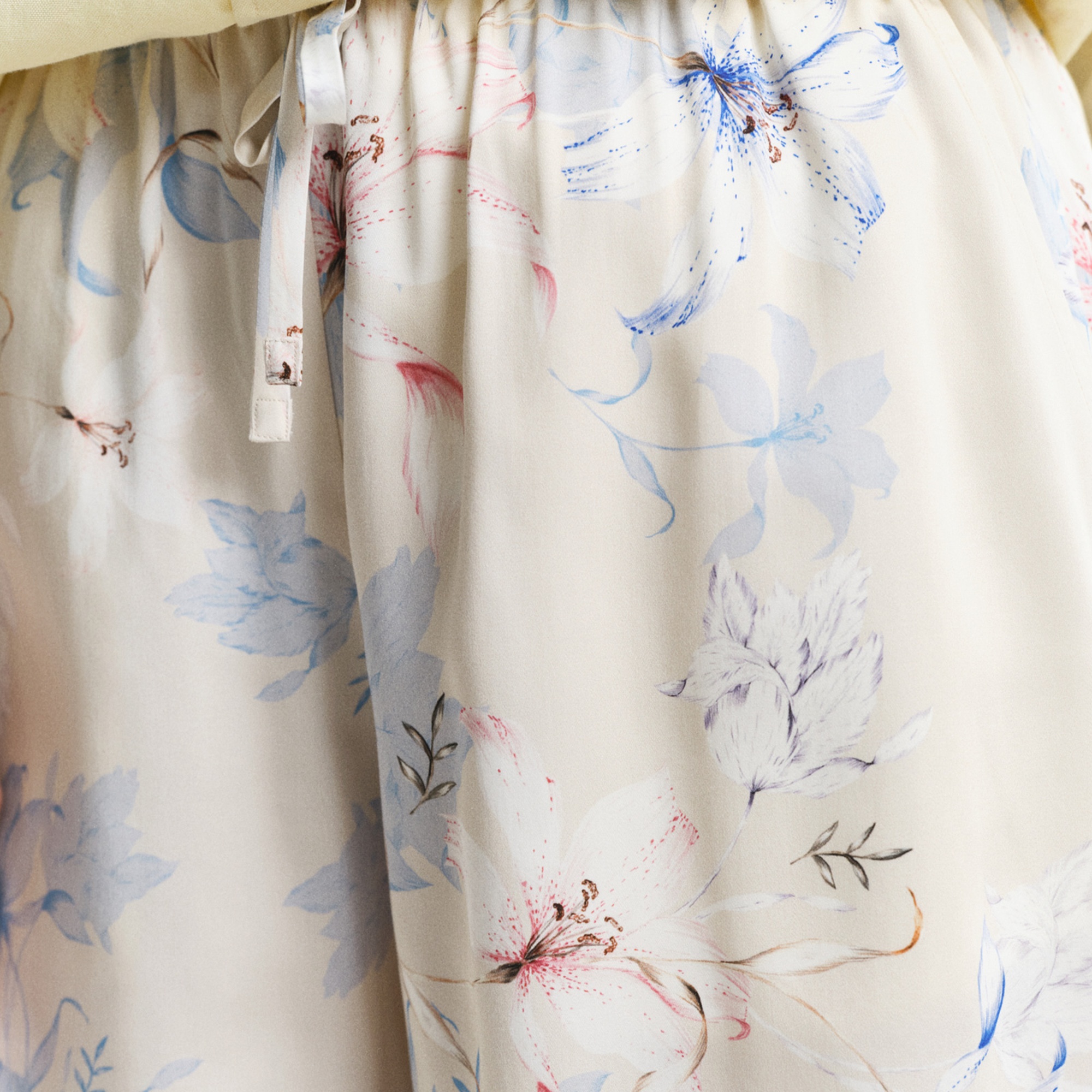 GANT Kadın Krem Relaxed Fit Desenli Şort