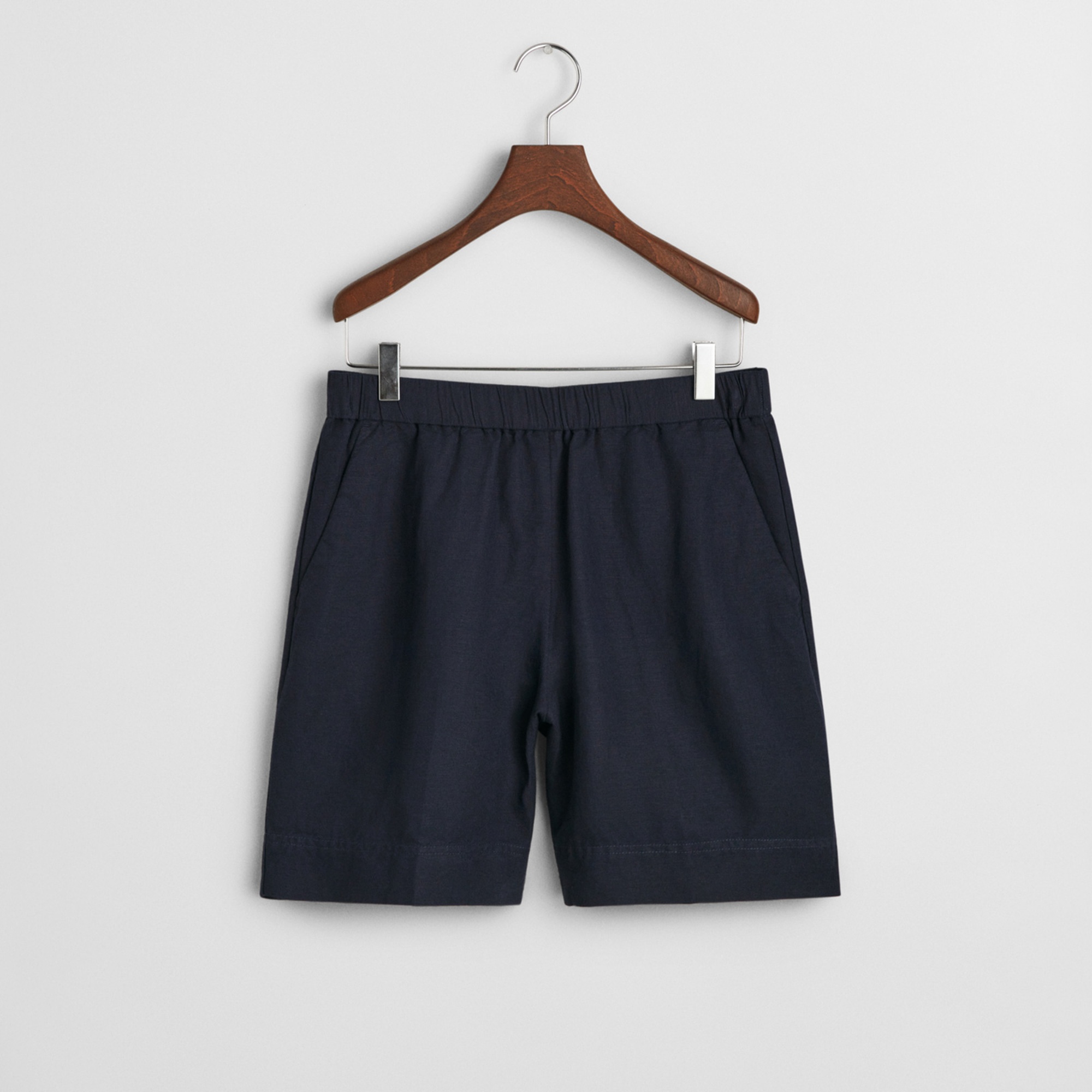 GANT Kadın Lacivert Relaxed Fit Keten Şort