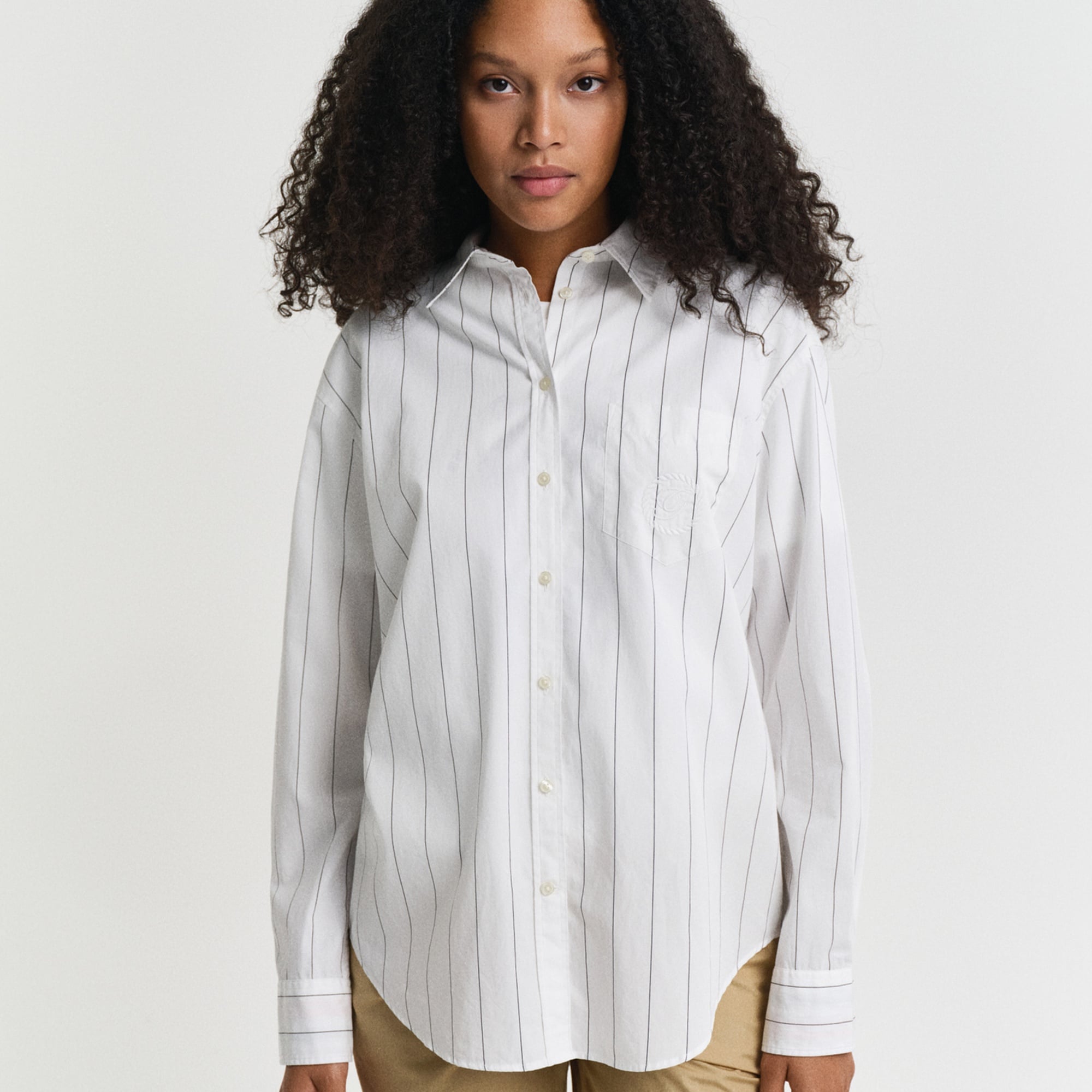 GANT Kadın Beyaz Relaxed Fit Klasik Yaka Çizgili Gömlek