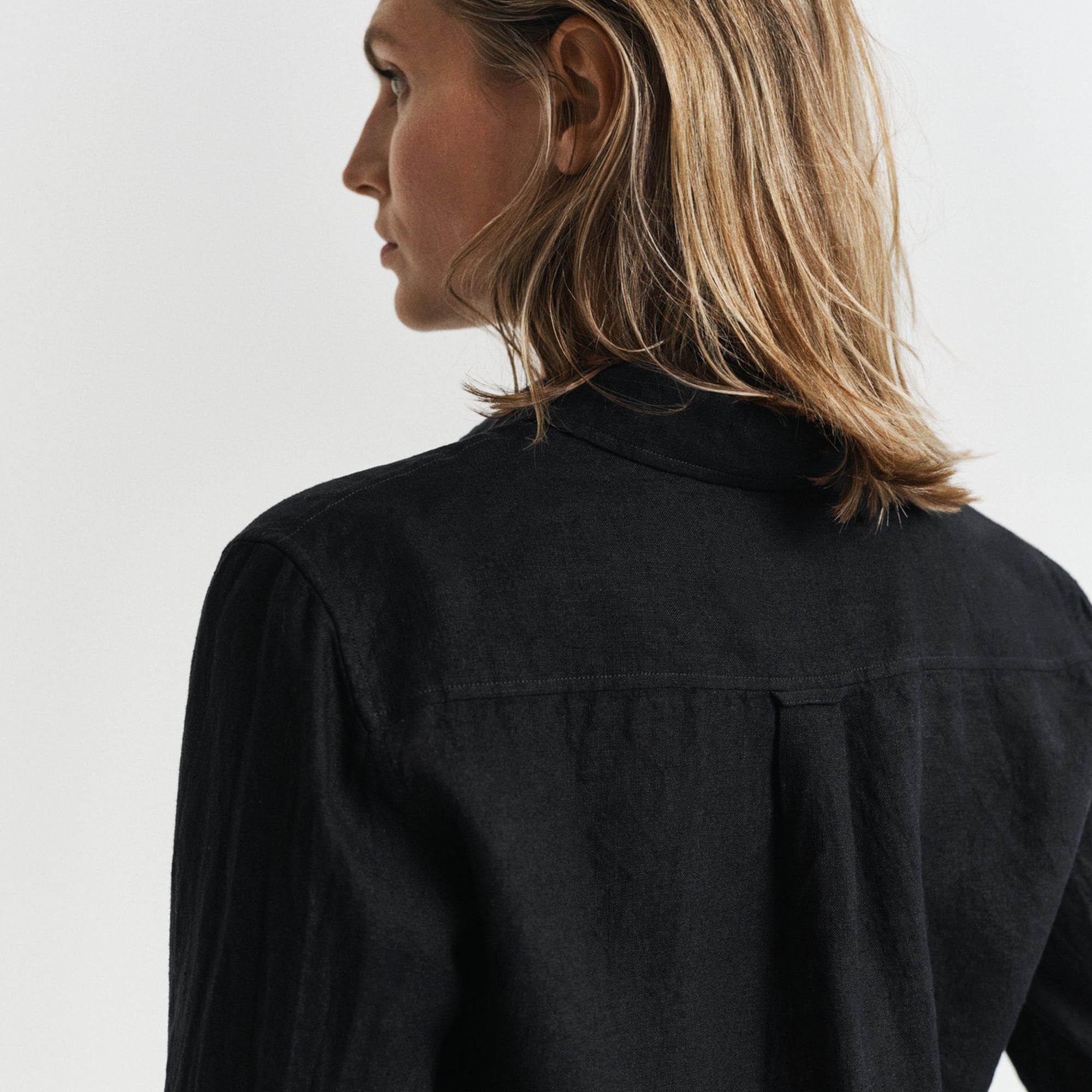 GANT Kadın Siyah Regular Fit Klasik Yaka Gömlek